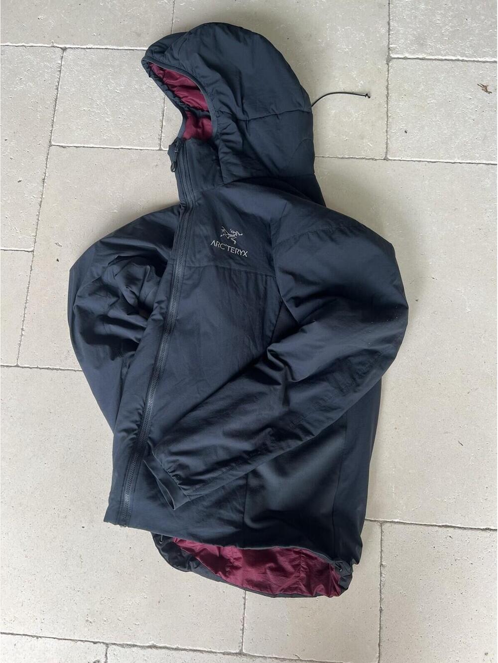 Arc'teryx Atom Hoody Jacket Mens Medium Black Insulated Hooded Red Gorpcore